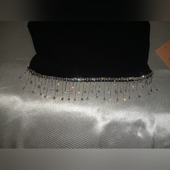 New Mix Classic - Crop Top with Rhinestone embellishment hemline - Picture 8 of 8